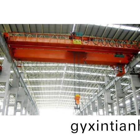 通用(yong)橋式起(qi)重機9