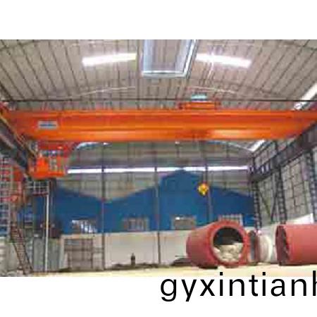 通(tong)用橋式起重機12