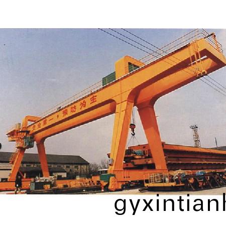 通用門式(shi)起重機7