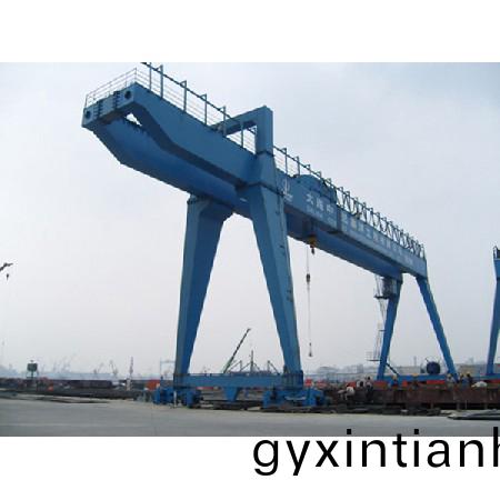 通用門式(shi)起重機(ji)5