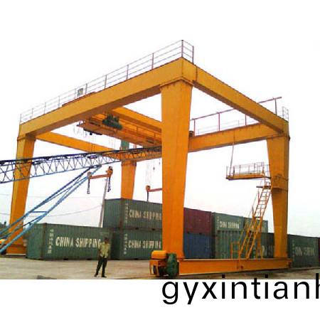 通用(yong)門式起重機3